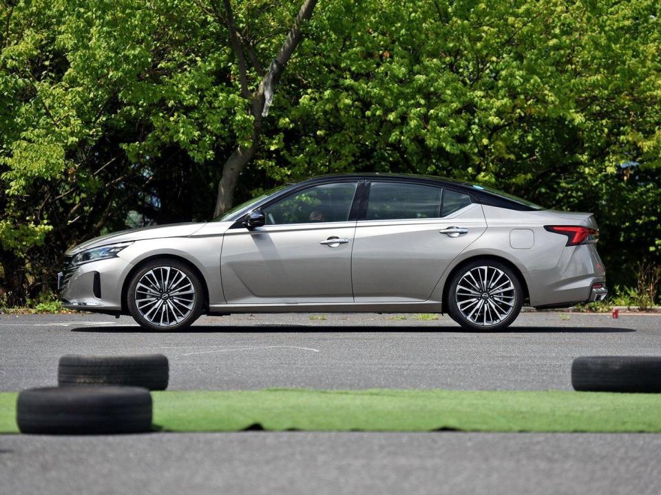 新"天籁"香起来了,乞丐版仅13.29万,除了cvt还能找出槽点么?