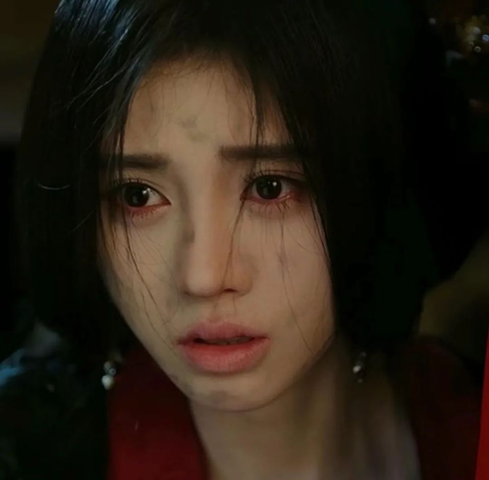 被"美貌"困住的鞠婧祎