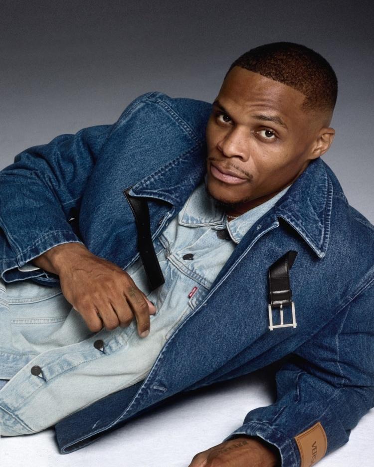 掘金球星威少登上《tmrw》时尚杂志封面