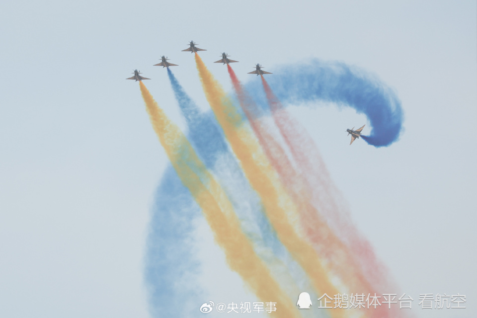 "空中芭蕾"高清大图,果断收藏!(来源央视军事,摄影朱姜海)