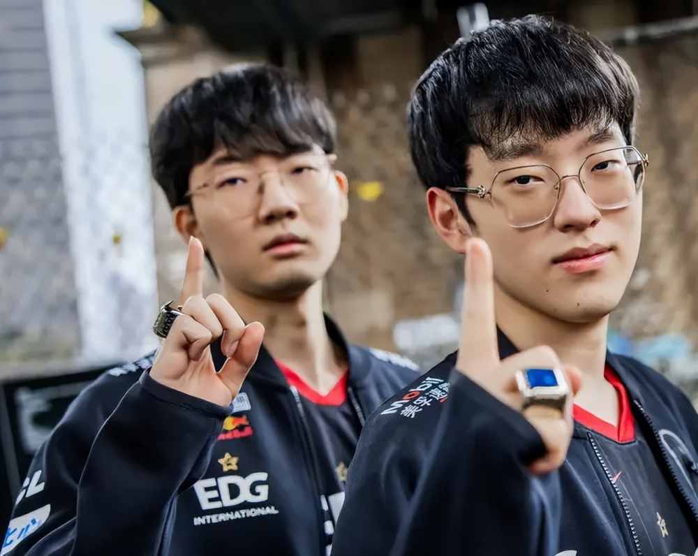 hle这次引入viper不是关键?下路辅助疑似原神哥,要冲击冠军了!