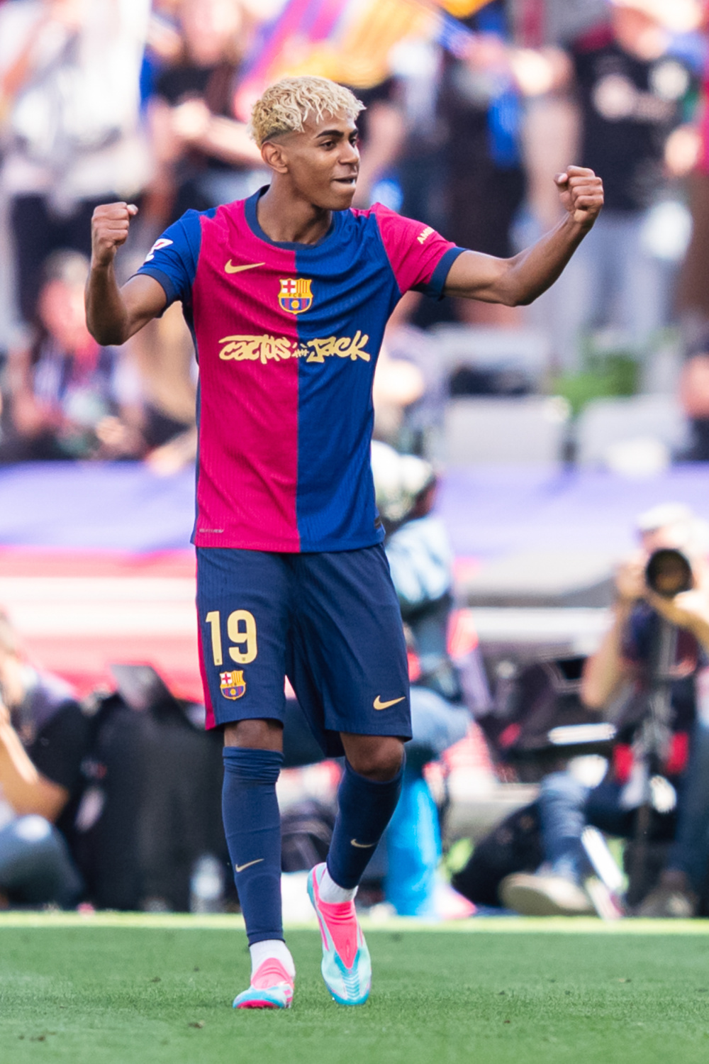 足球——西甲：巴塞罗那胜皇家马德里-腾讯新闻