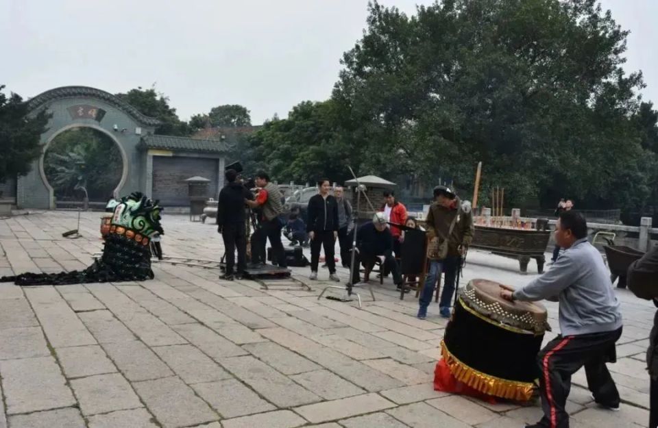《洪火》剧组来到佛山市三水区芦苞祖庙取景