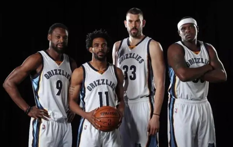 忆往昔峥嵘岁月稠小加球衣退役兰多夫康利阿伦均到场