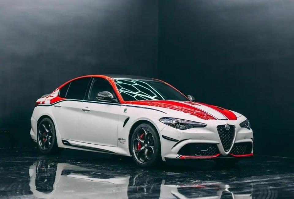 阿尔法罗密欧giulia四叶草racing价约54.5万_腾讯新闻