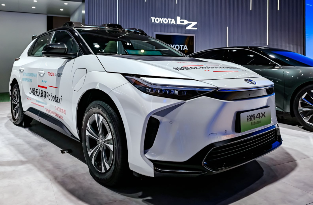 2024北京车展丨广汽丰田新能源上新,铂智3x首发