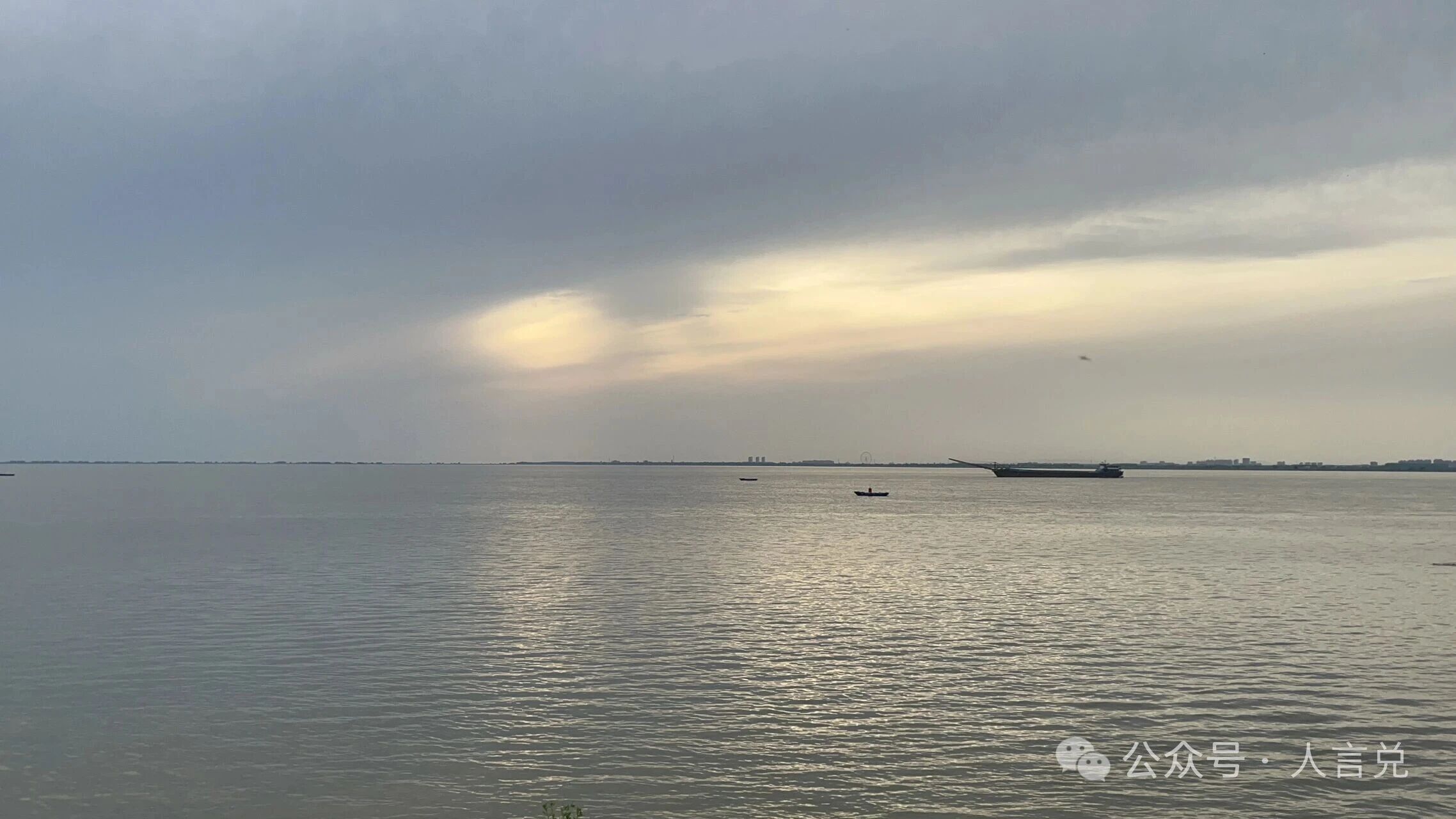 洞庭湖的烟波浩渺