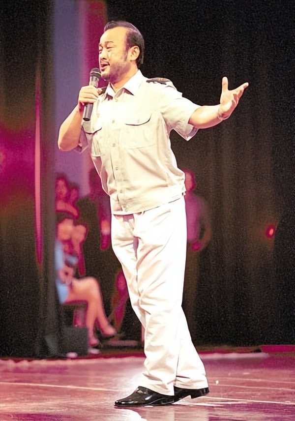 七次执导春晚的著名导演赵安,曾因受贿锒铛入狱,歌唱家妻子郁郁而终