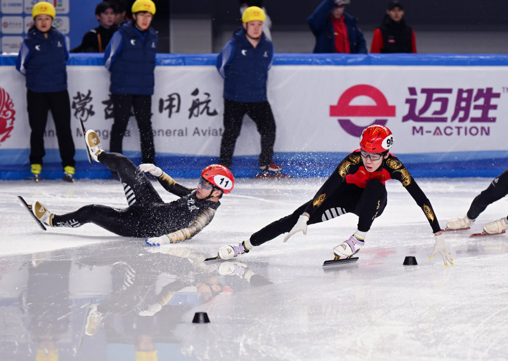 短道速滑男子接力图片