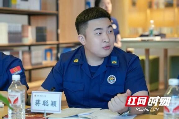 益阳市消防救援支队组织全市青年代表开展读书分享活动