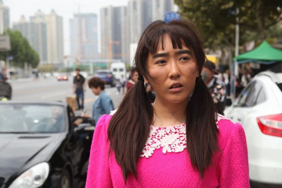 电影《改邪归正》：对审丑的荒谬拍案而起_腾讯新闻