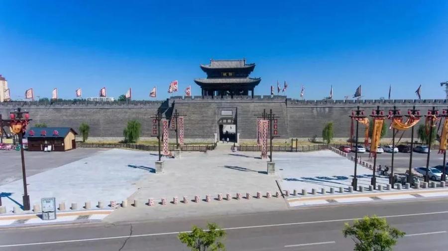 水浒好汉城坐落于菏泽市郓城县,是占地400多亩的国家4a级景区.