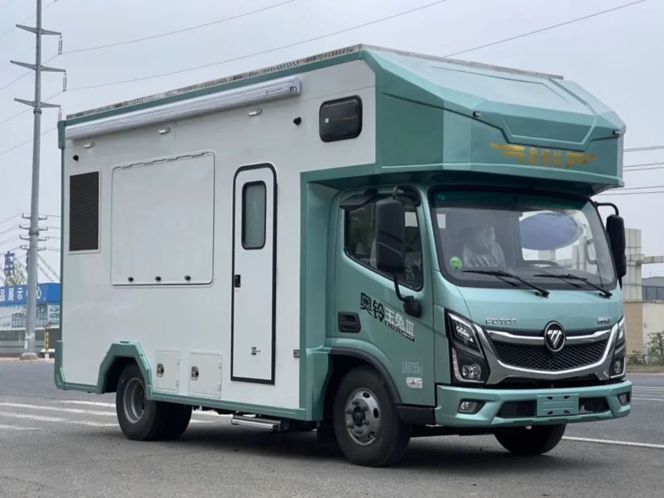 20多万就能拥有一辆冰淇淋房车,不仅空间很大,配置还很丰富