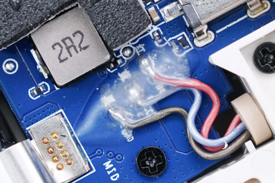 新款产品售价159元值不值得买?小米33w自带线充电宝拆解