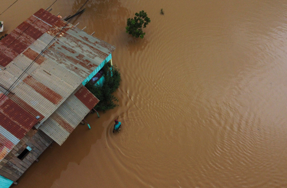 暴雨引发玻利维亚洪灾