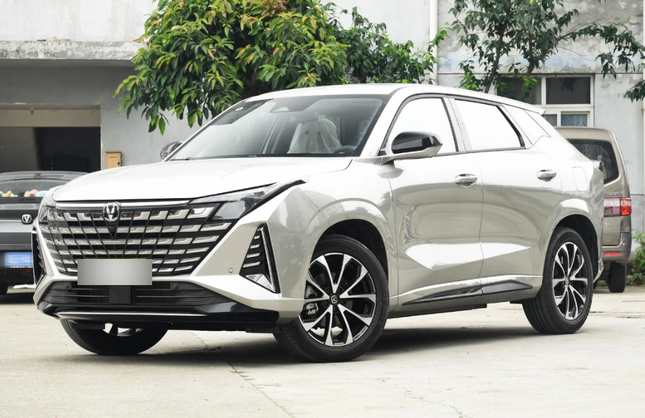 长安uni引力系列第4款车型,指导价11.79万起,体验如何