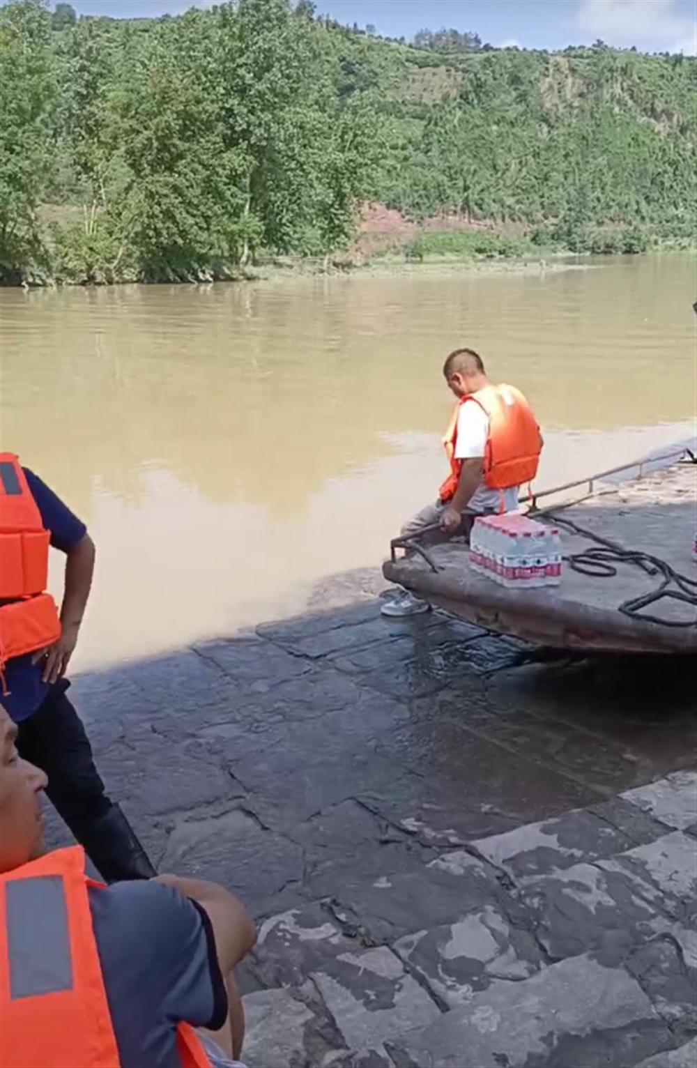 湖南一老人送孙女上学双双被急流冲走，家属称事发前上游电站曾放水真相是什么-313啦实用网