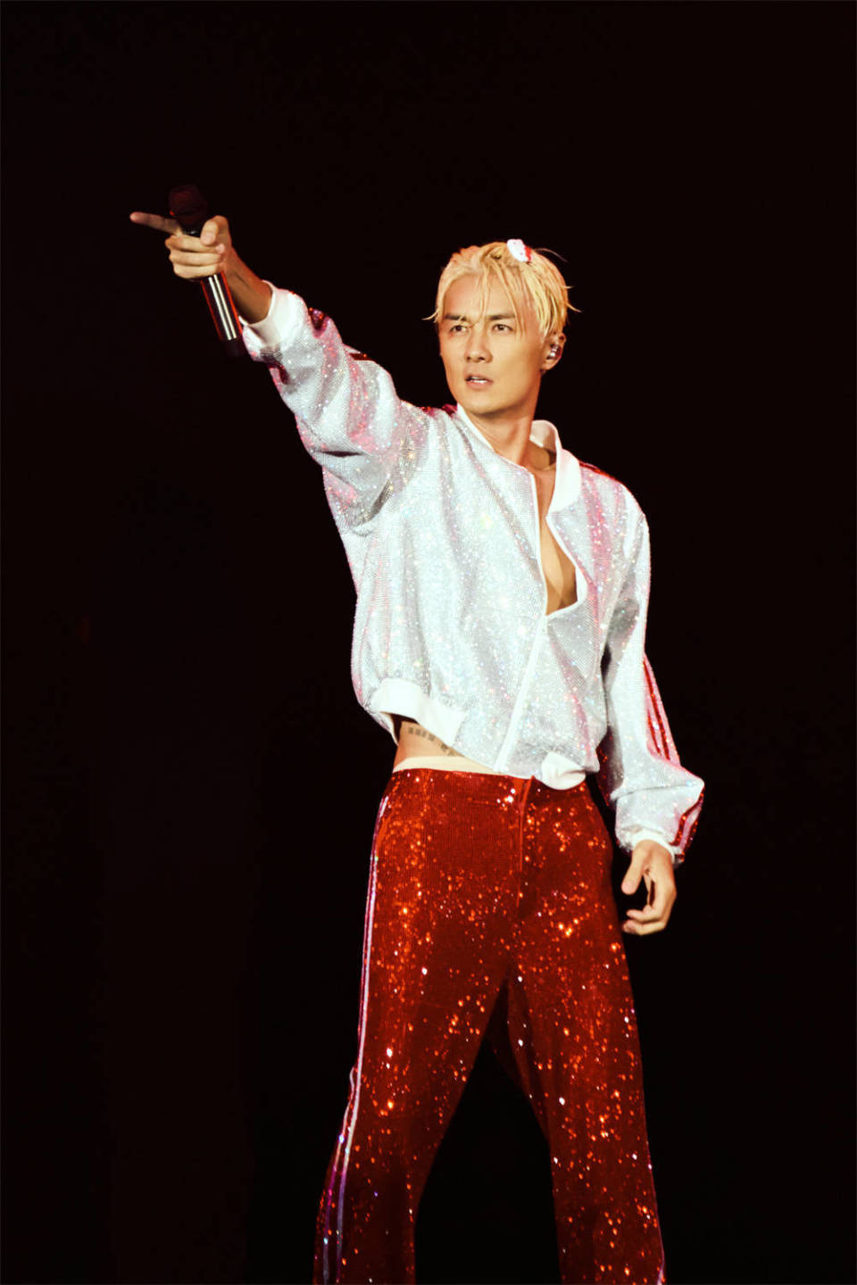 吴克群深圳演唱会人工控雨 内娱演唱会整活第一人