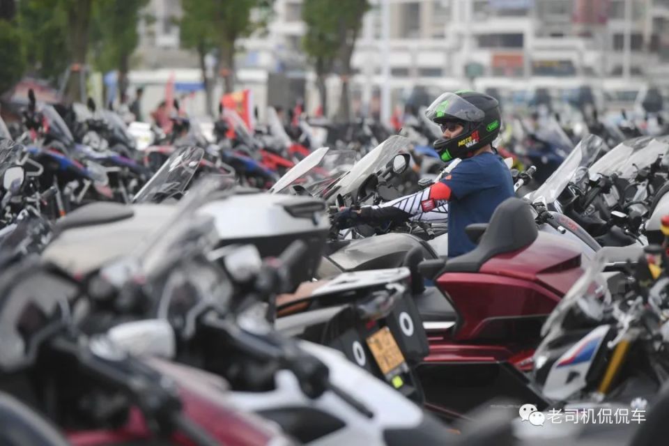 是交通秩序的破坏者的时候,西安却率先解禁摩托车,2017年11月23日