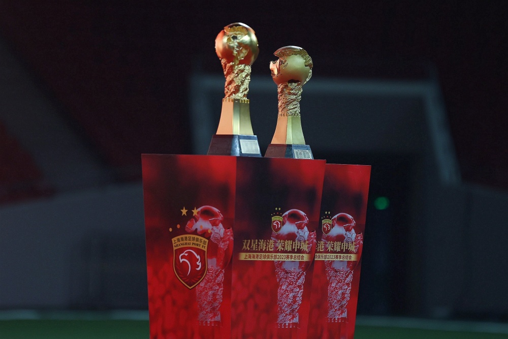 崇明六虎为徐根宝挂上中超金牌这是上海足球的传承