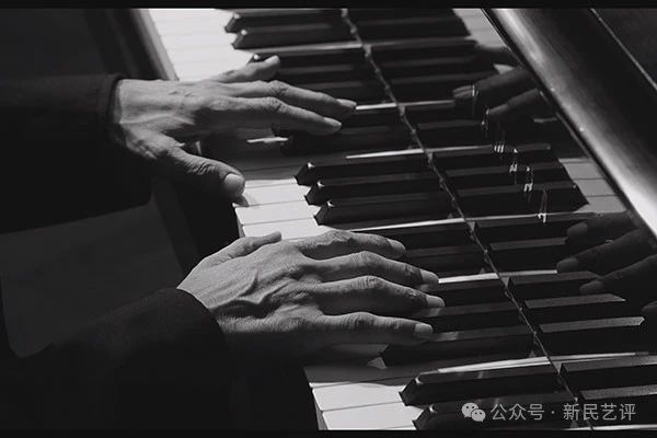 新民艺评丨不完美的演奏,依然温柔——《坂本龙一:杰作》观后