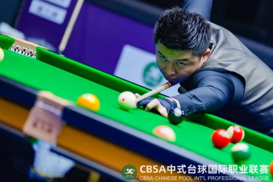 石汉青9-11负于本次比赛的大黑马张权,要在败部面对刘宏伟,张权的下一