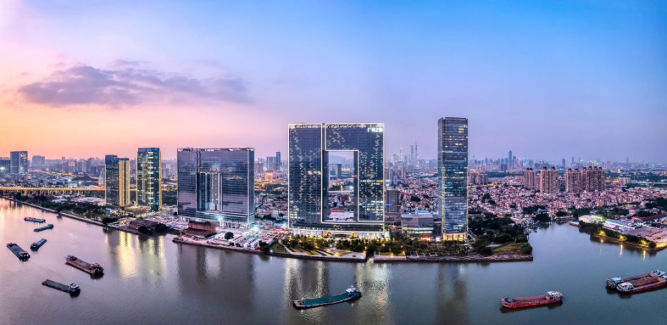 67大湾区新地标广州之窗亮灯一江珠水映画中满窗风光望羊城