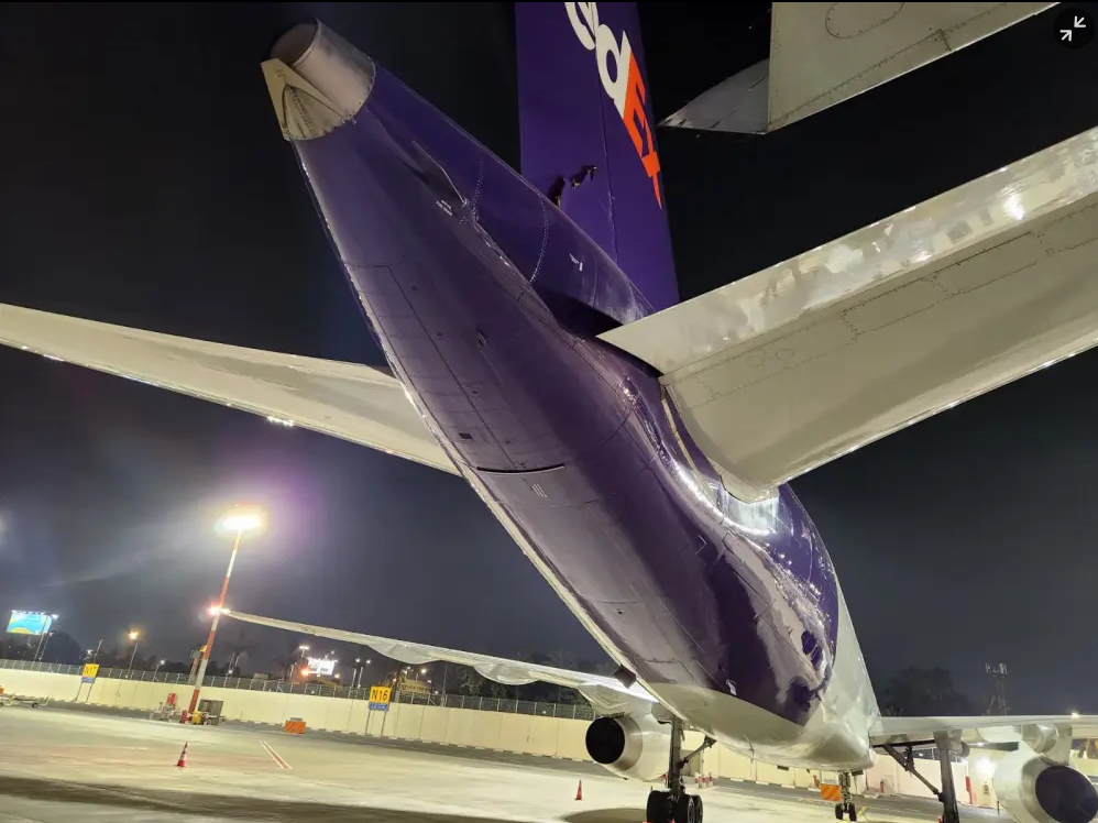 挑战航空的波音747撞上联邦快递的波音757 两架飞机均受损_腾讯新闻