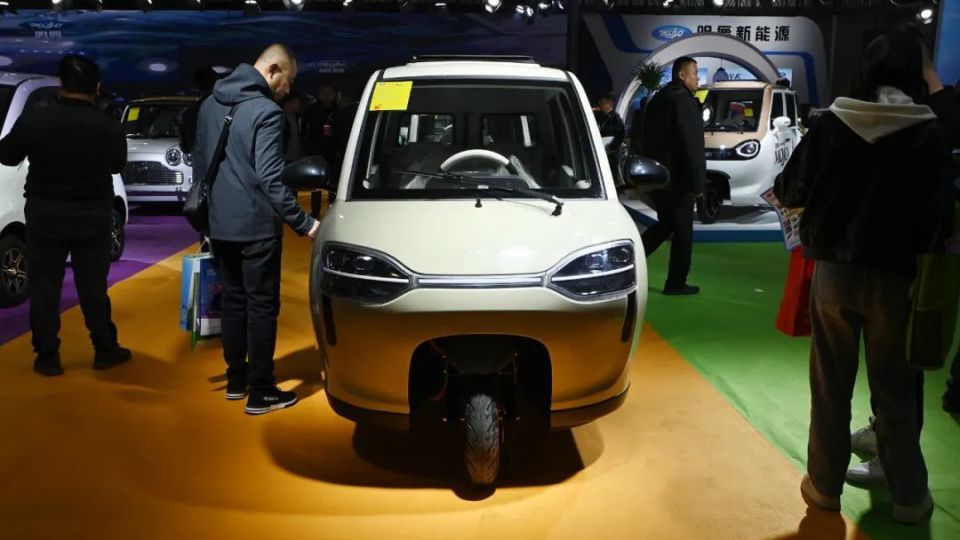 中国最抽象的车展,cpu干烧了!_腾讯新闻