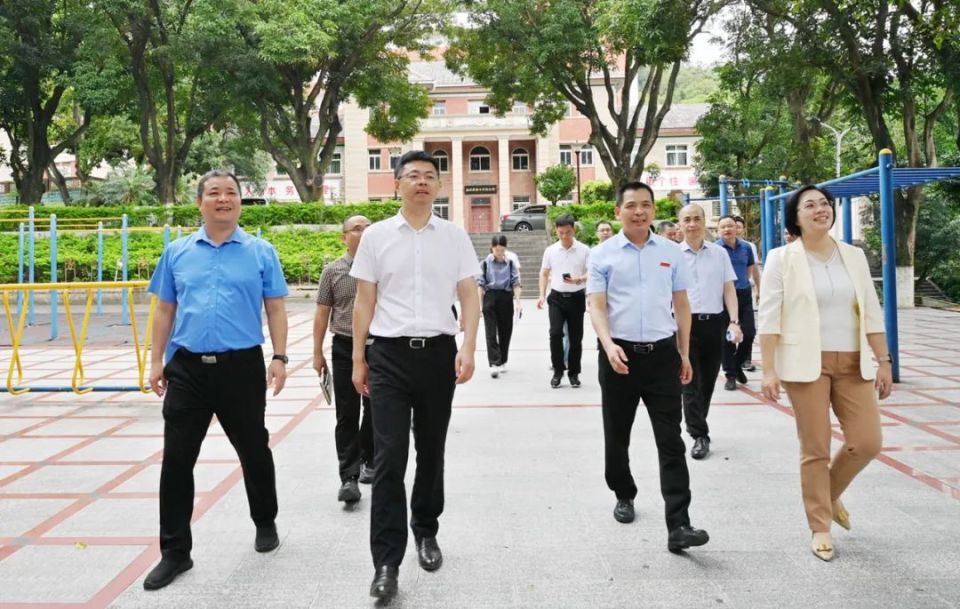 华侨中学鹏峰中学南安一中王连赞先后前往南安一中,鹏峰中学,华侨中学