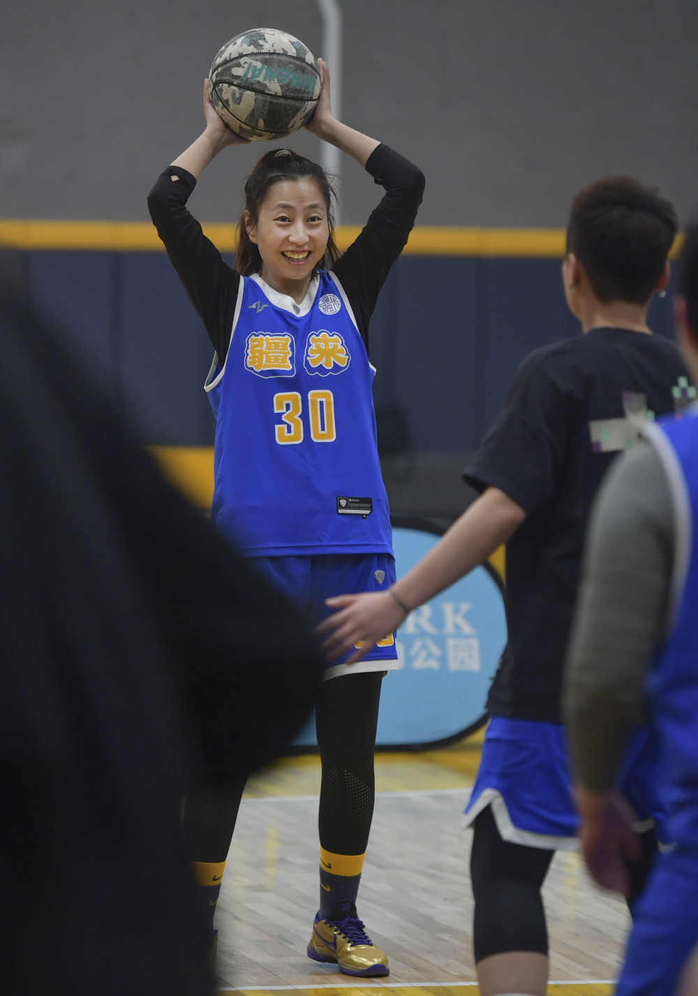 温暖的朋友"维吾尔族姑娘古丽米娜·玉素甫曾是新疆职业女篮的队员