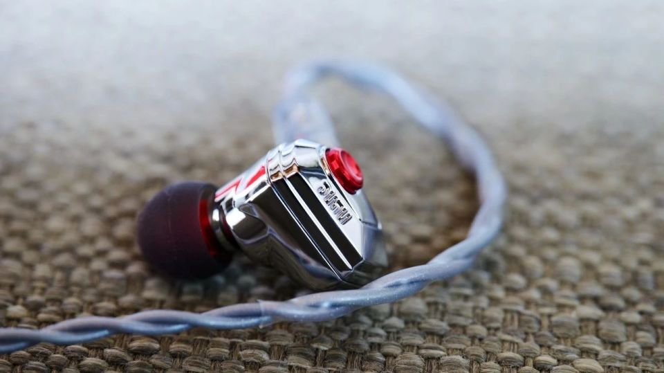 如果你对于新耳塞的要求是既要又要,那么我建议你看看达音科titan s2