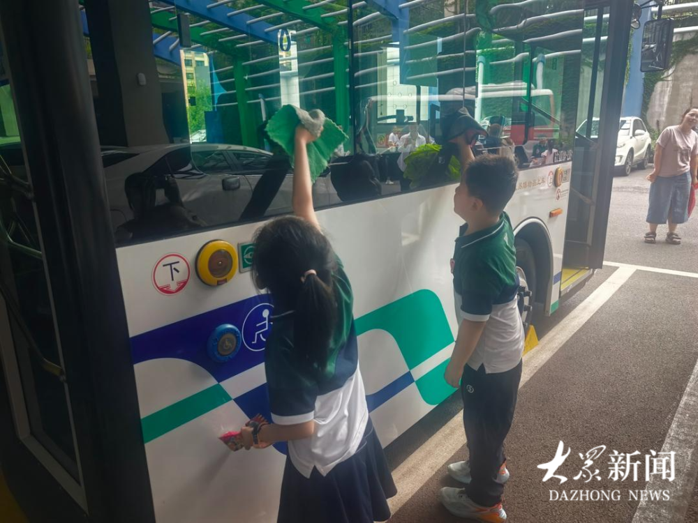 沉浸式互动实践，上好出行安全 “实景课”_腾讯新闻