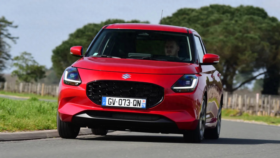 整体设计更加时尚运动,全新铃木swift实车图发布_腾讯新闻