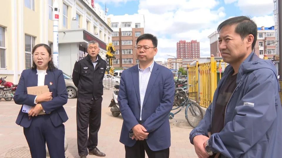 5月30日,孙吴县委常委,政法委书记刘春源带领公安局,教体局,城市综合