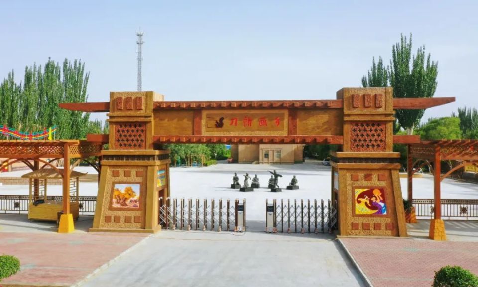 【中国旅游日】青春没有售价,快乐就在当下,走呀,去麦盖提旅游!