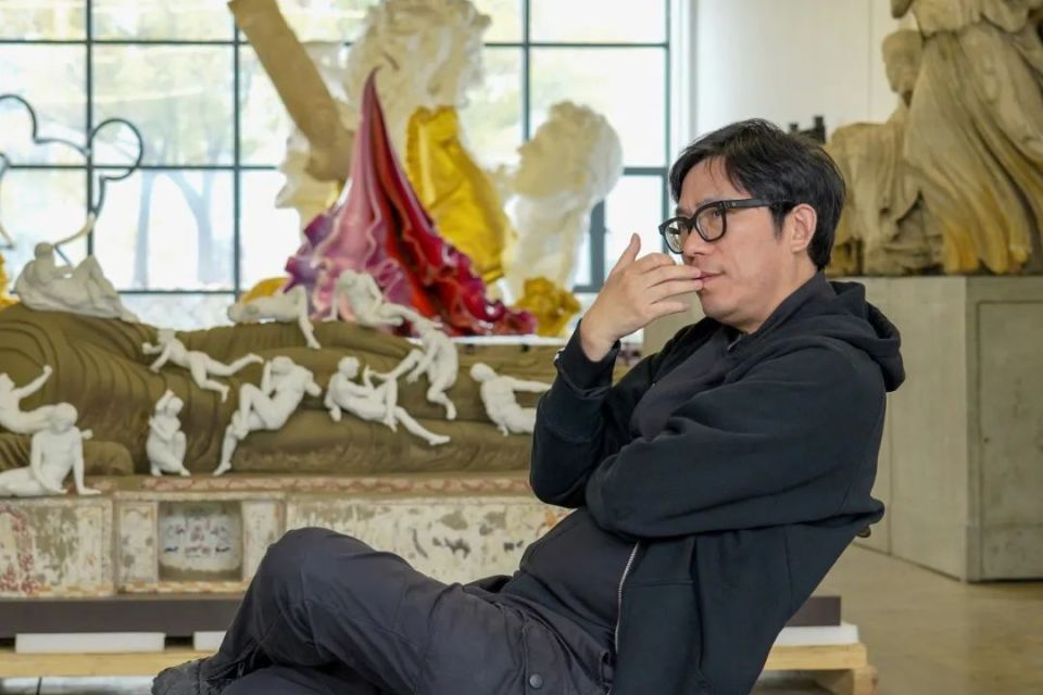 徐震:"艺术家要去想,一百年后会被淘汰还是留下"