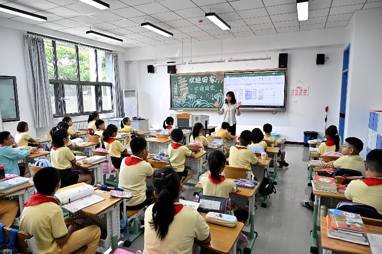 小学考试因难延时大可不必，但也无须过度围观