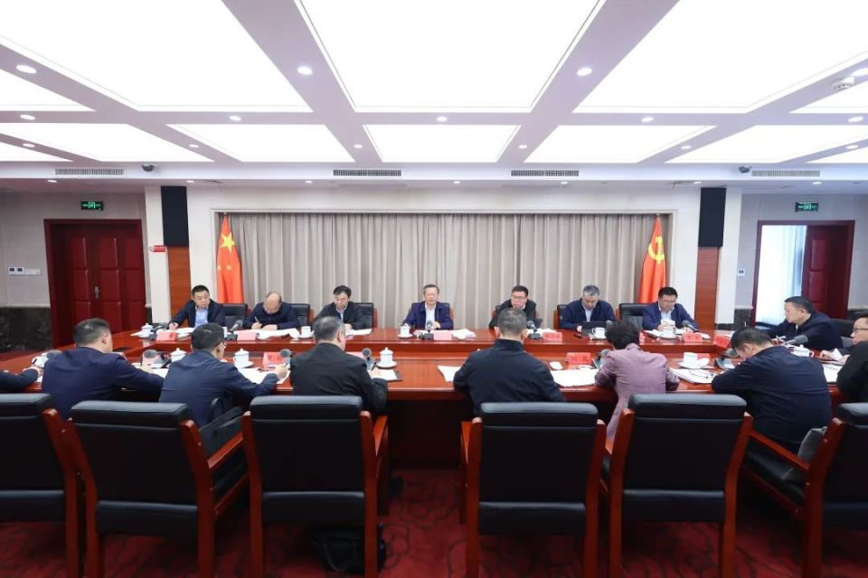 全力推进"两区两县"联动发展和贵州科学城建设等重点任务,"强省会"