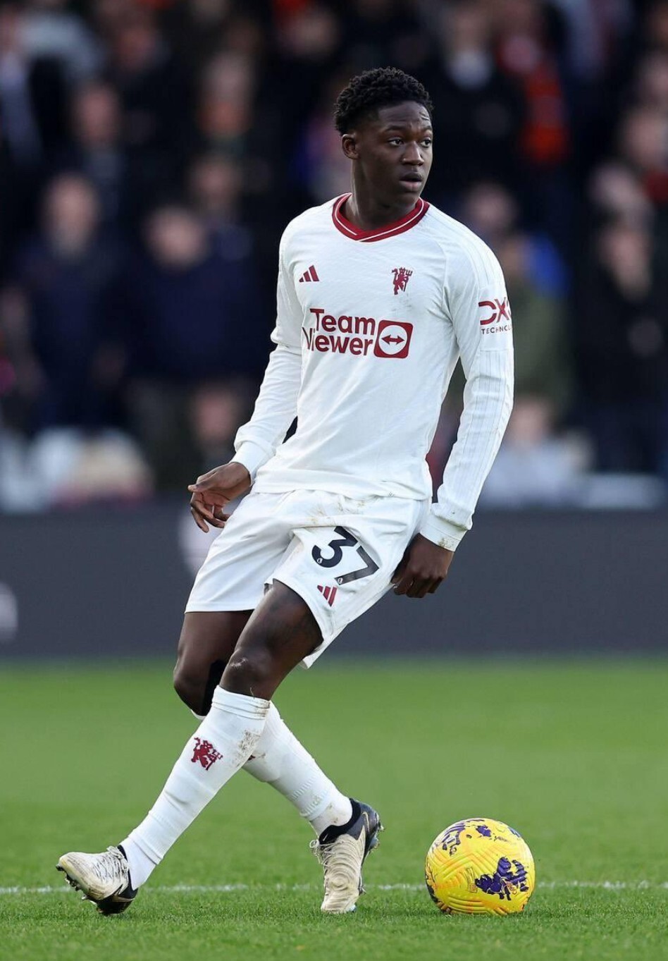 我总是想起他的前三场的重要比赛:在古迪逊公园,圣詹姆斯公园,安菲尔