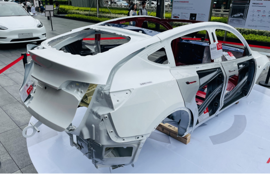 揭秘modely白车身采用一体压铸工艺高强度钢占比达57