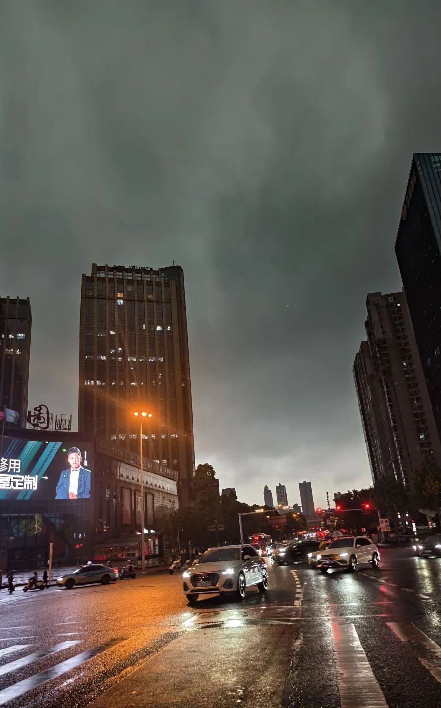 今晨全长沙"摸黑上班",是何成因?_腾讯新闻