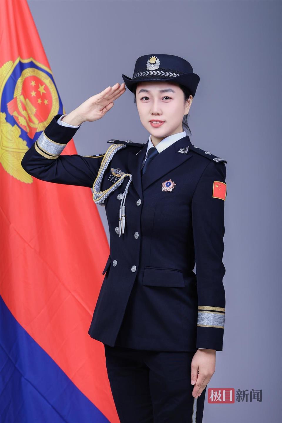 刑警"娜姐":智勇双全,剑胆琴心