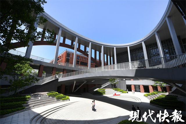 南京外国语学校新校区首次面向社会开放，一起来探校！_腾讯新闻