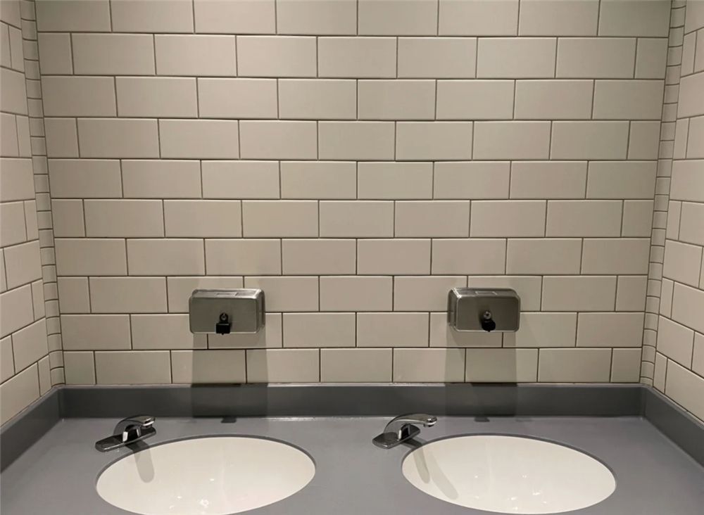 的卫生间,会根据你所在区域的主题进行变化,不仅很符合整体的场景,能