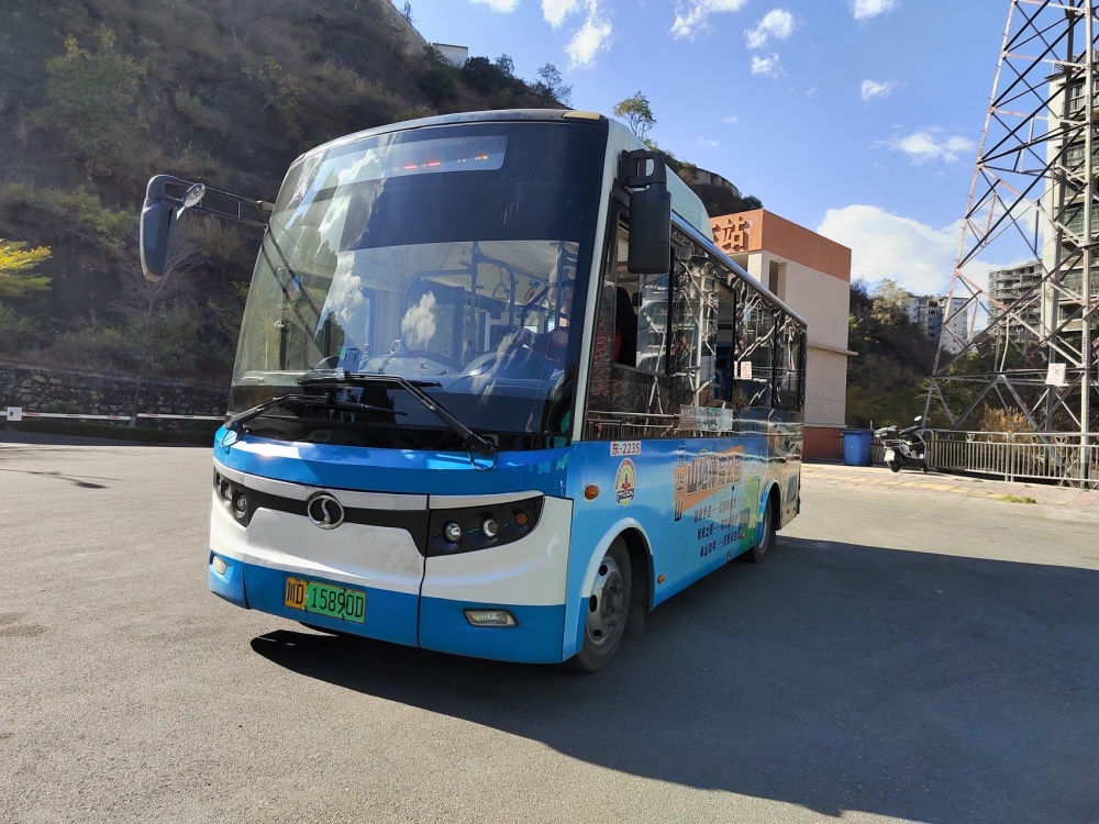 为方便市民群众享花城"阳光",赏最美"银江",2月8日起,攀枝花公交公司