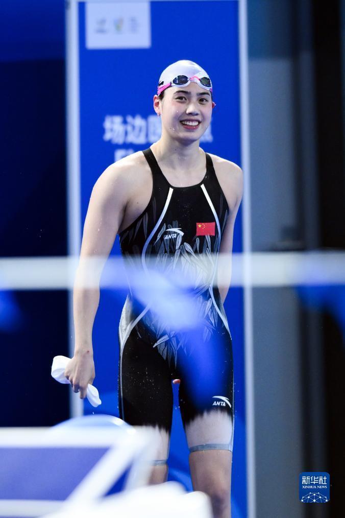 成都大运会丨游泳女子50米蝶泳张雨霏晋级决赛
