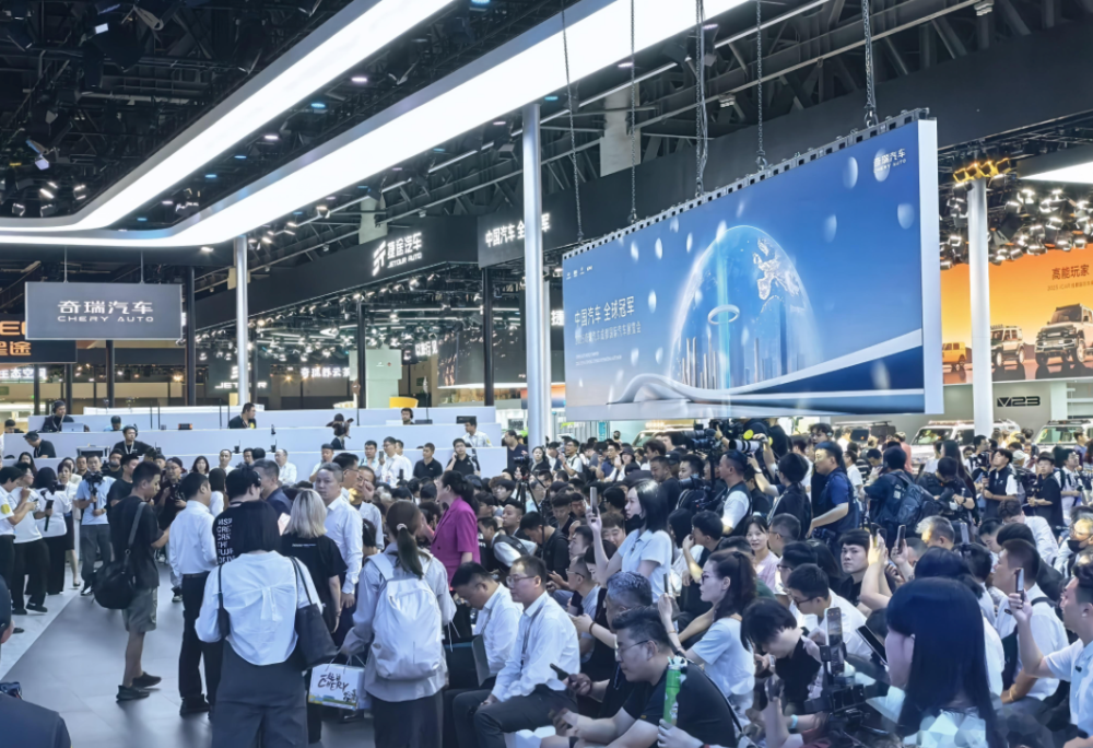 从秀场变卖场，无趣、乏味的成都车展_腾讯新闻