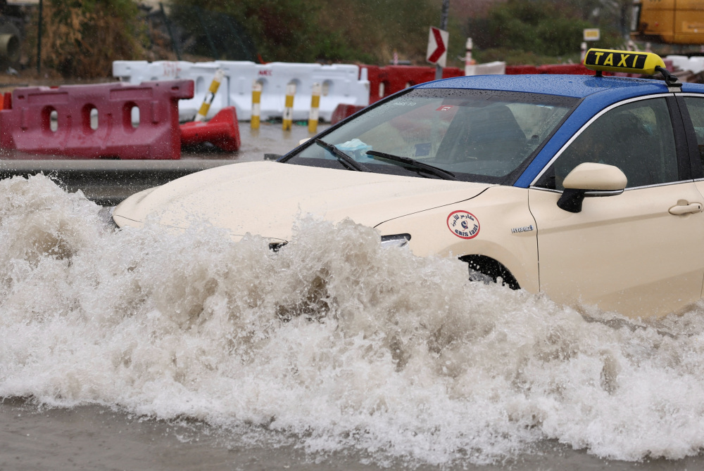 迪拜:大雨倾盆