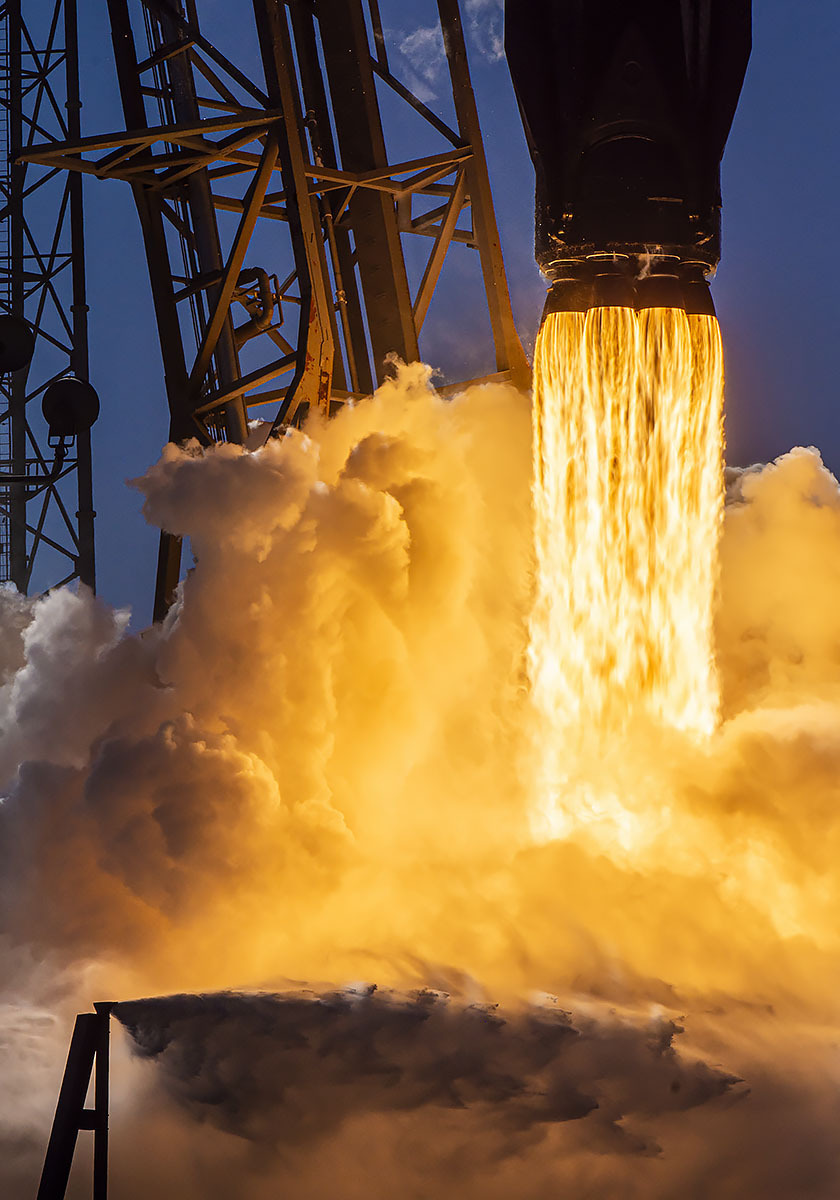 spacex发射merahputih2卫星猎鹰九号火箭完成第300次发射